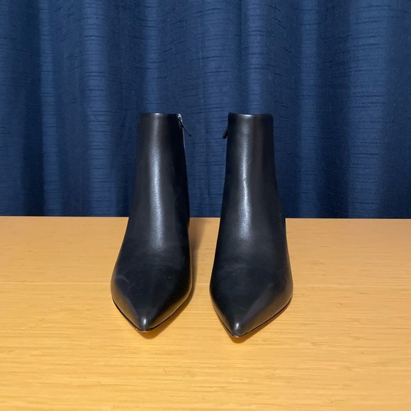 Vince Hilda Leather Ankle Boot - Picture 4 of 8